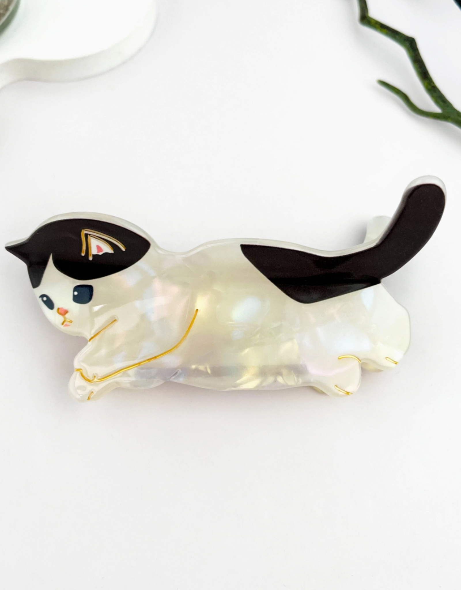 Lazy Black and White Cat Claw Clip
