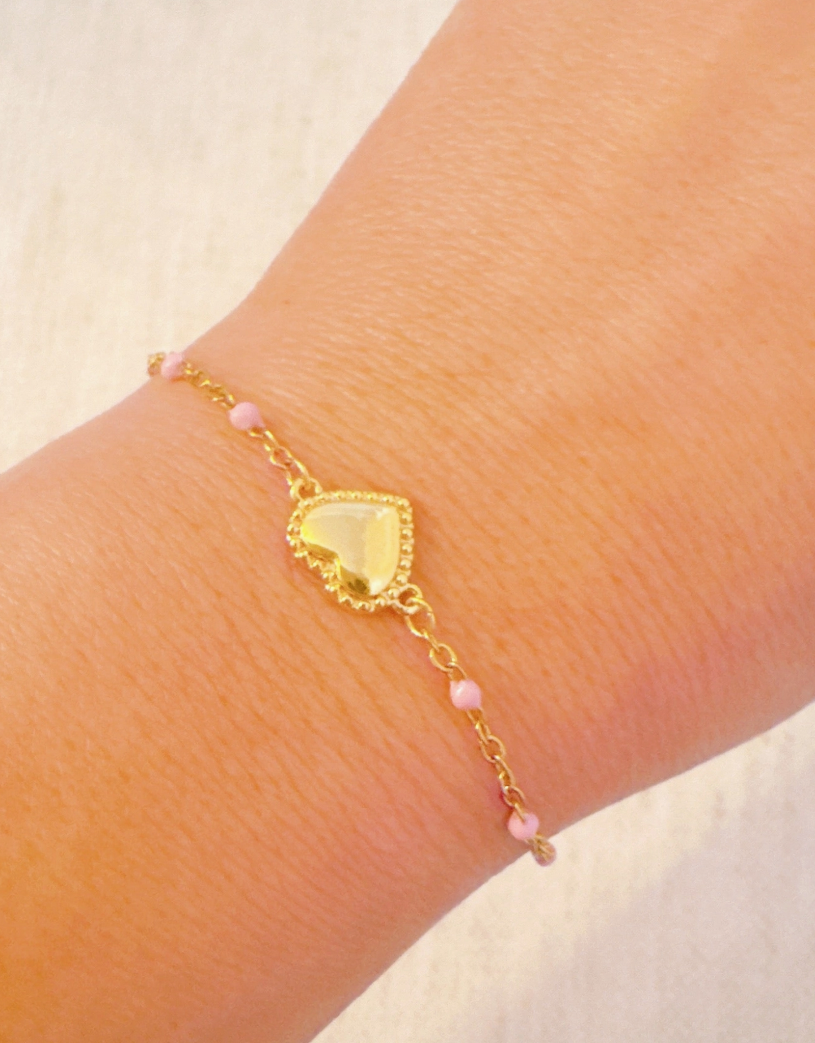 Dainty Bead Chain Heart Bracelet - Pink