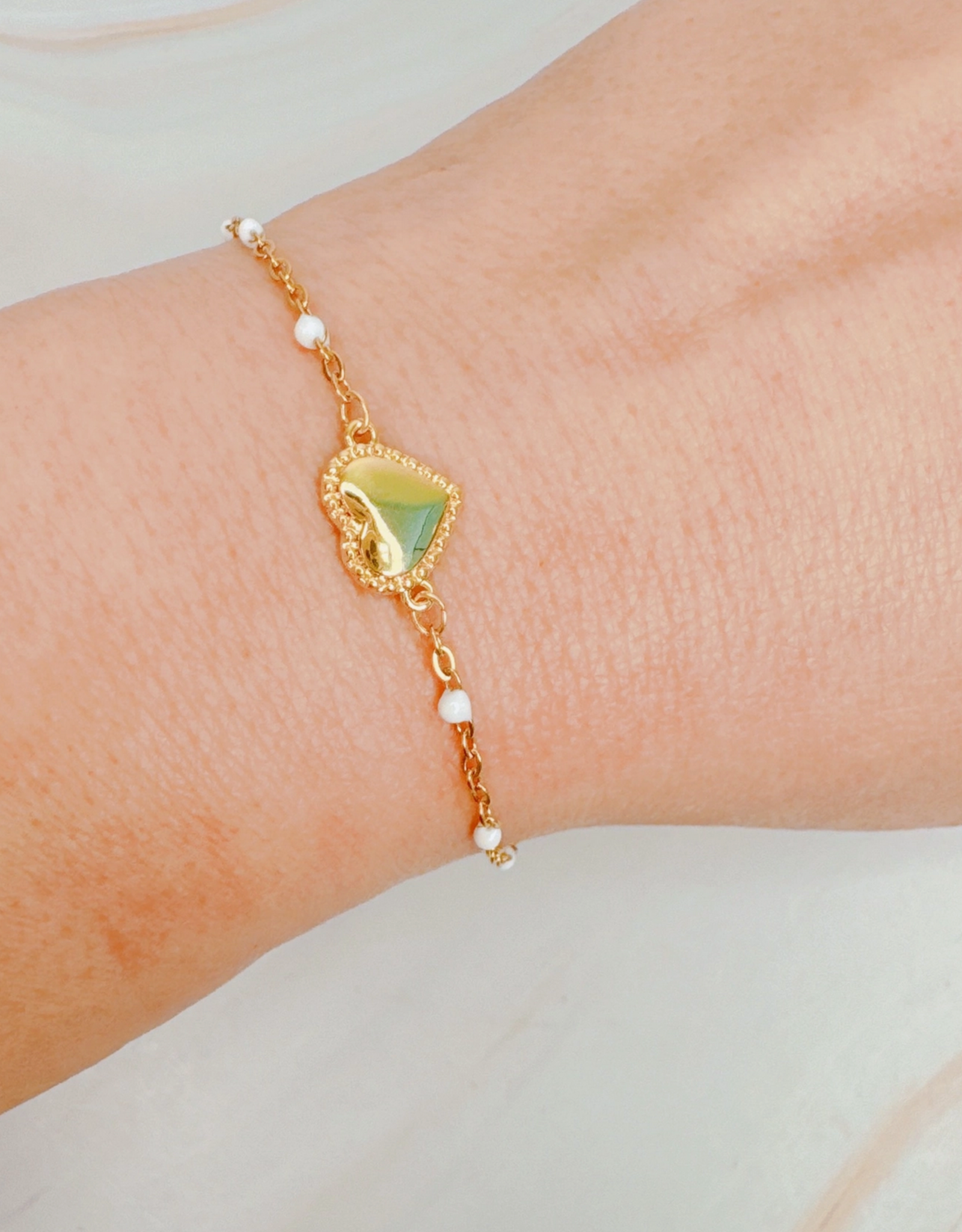 Dainty Bead Chain Heart Bracelet - White