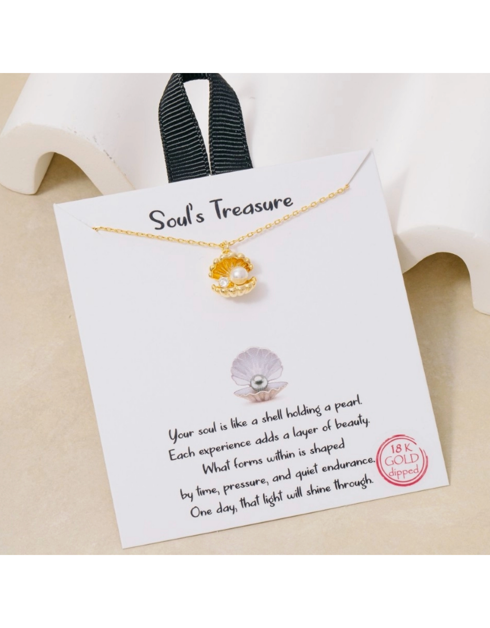 Pearl Clam Shell Pendant Necklace