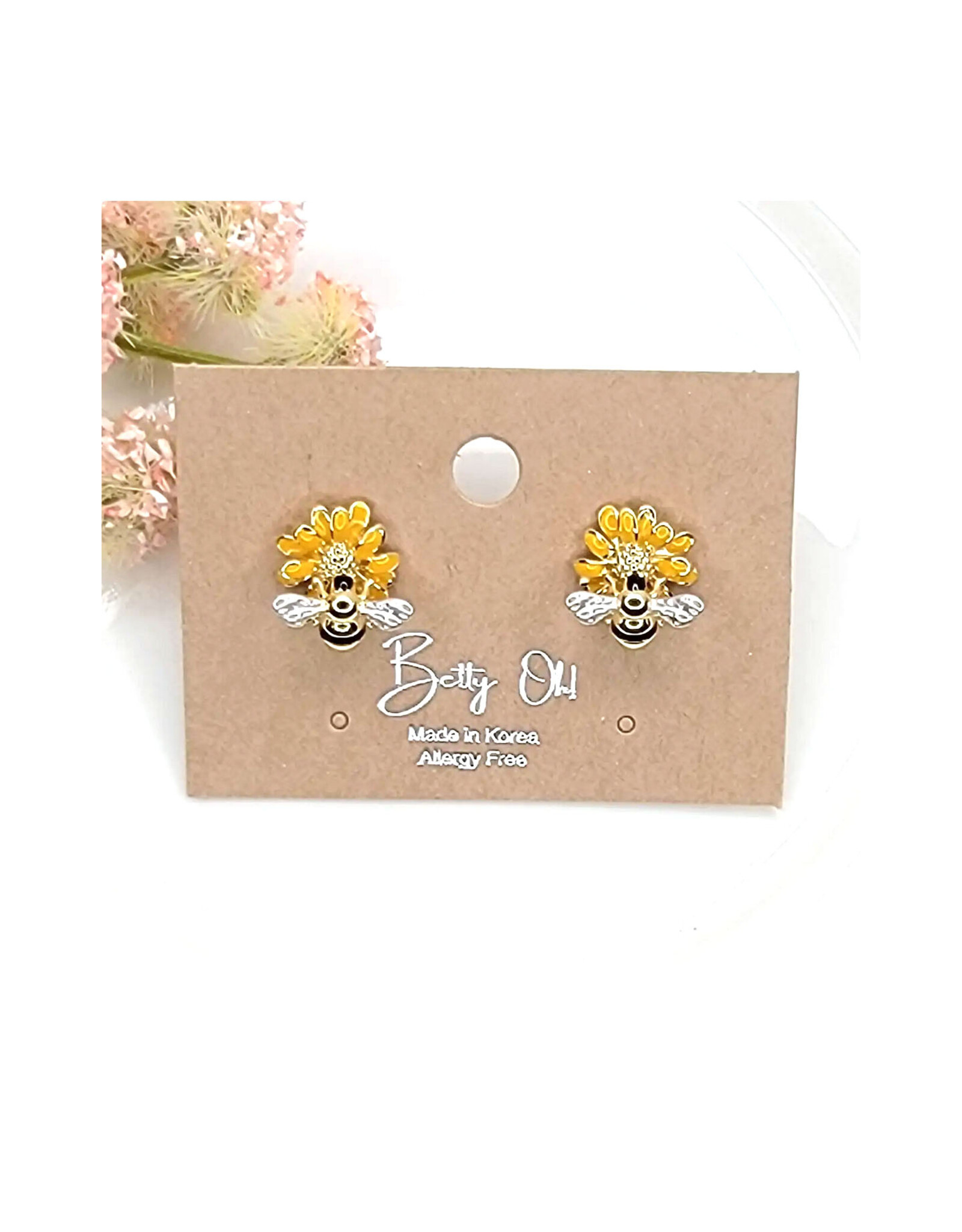 Bee with Daisy Stud Earring