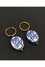 Mio Queena Ceramic Flower Doodle Huggie Earrings