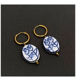 Mio Queena Ceramic Flower Doodle Huggie Earrings