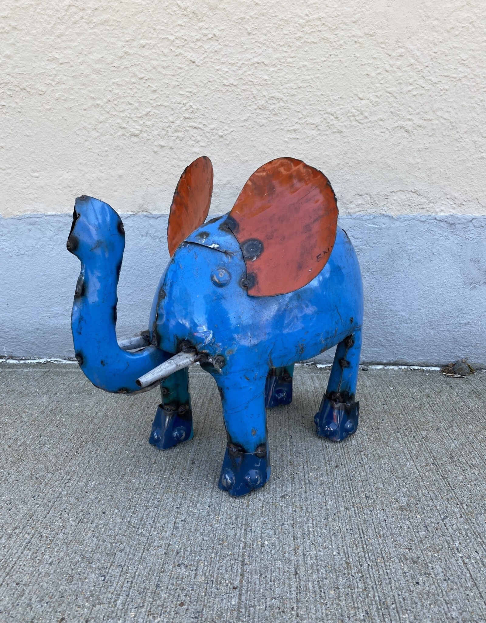Medium Elephant - Curbside pickup only!