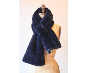 navy faux fur wrap