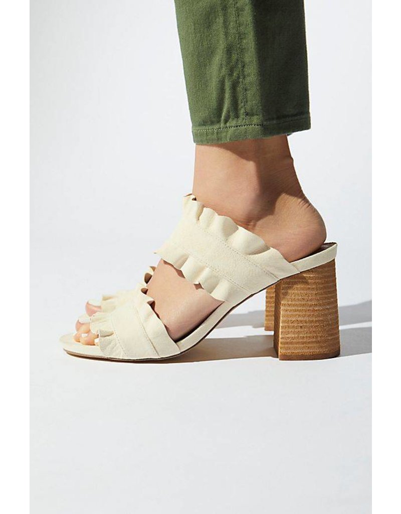 rosie ruffle heel