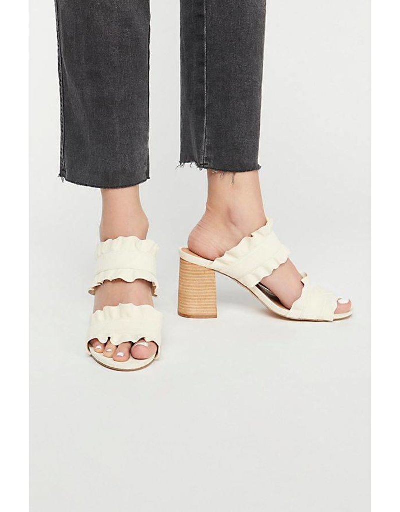 rosie ruffle heel