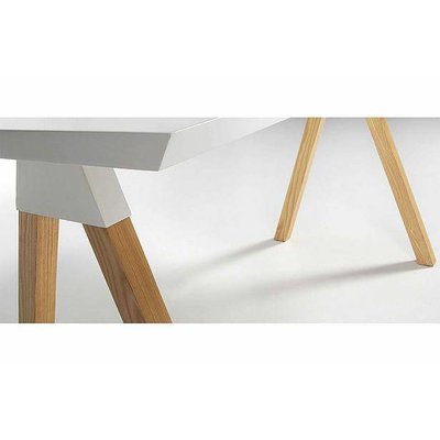 Ahrend dining white