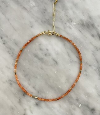 Collier de perles en jade orange et pierres précieuses