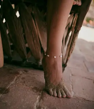 Carolina Santo Domingo Floating Pearl Anklet