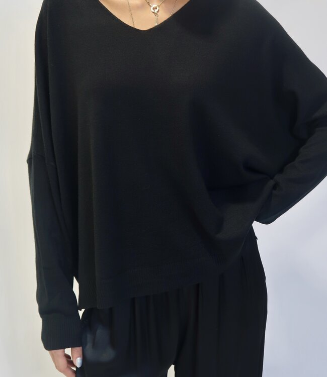 Margaret Oversized V-Neck Sweater - Black