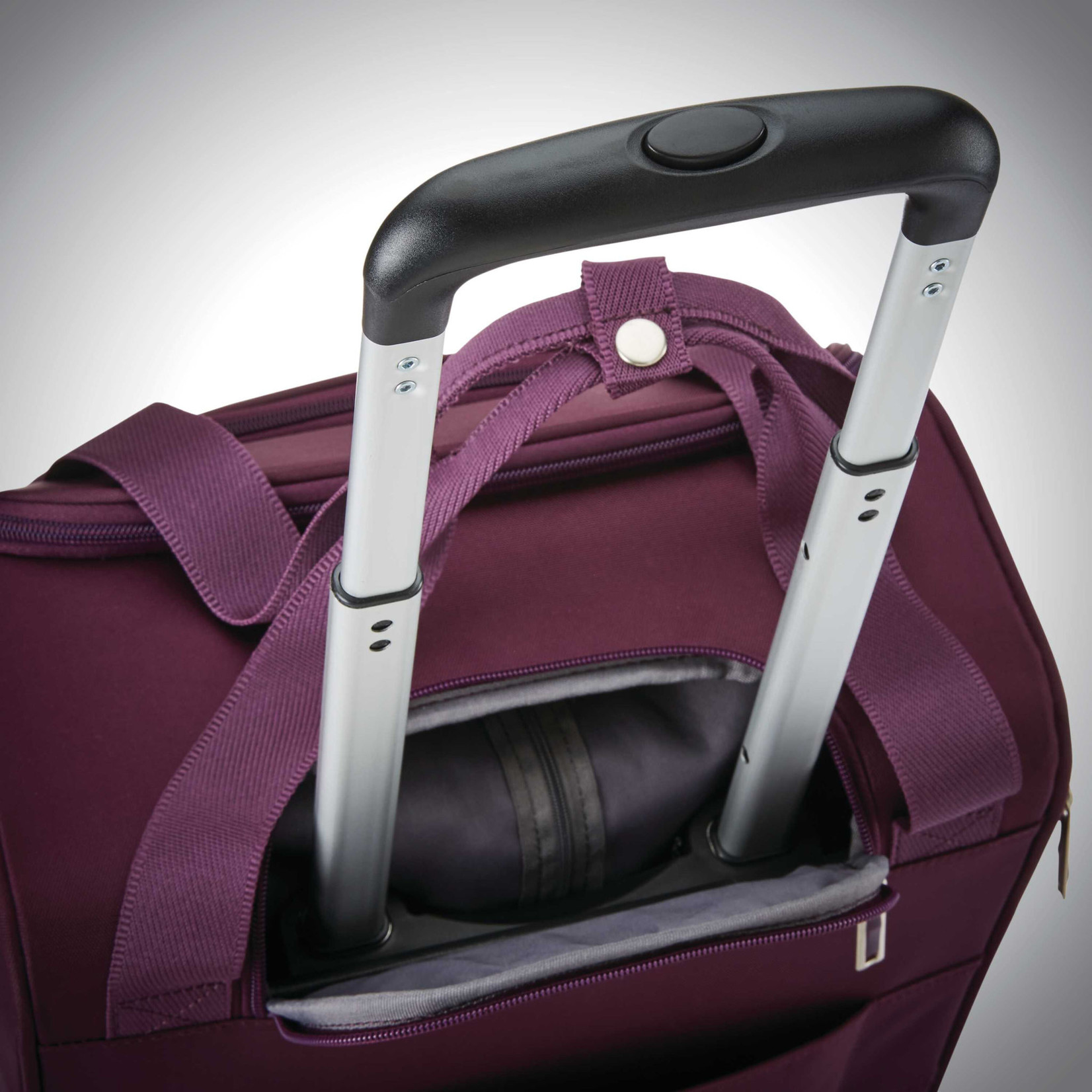 SAMSONITE CANADA SAMSONITE UNDERSEATER WITH USB PORT