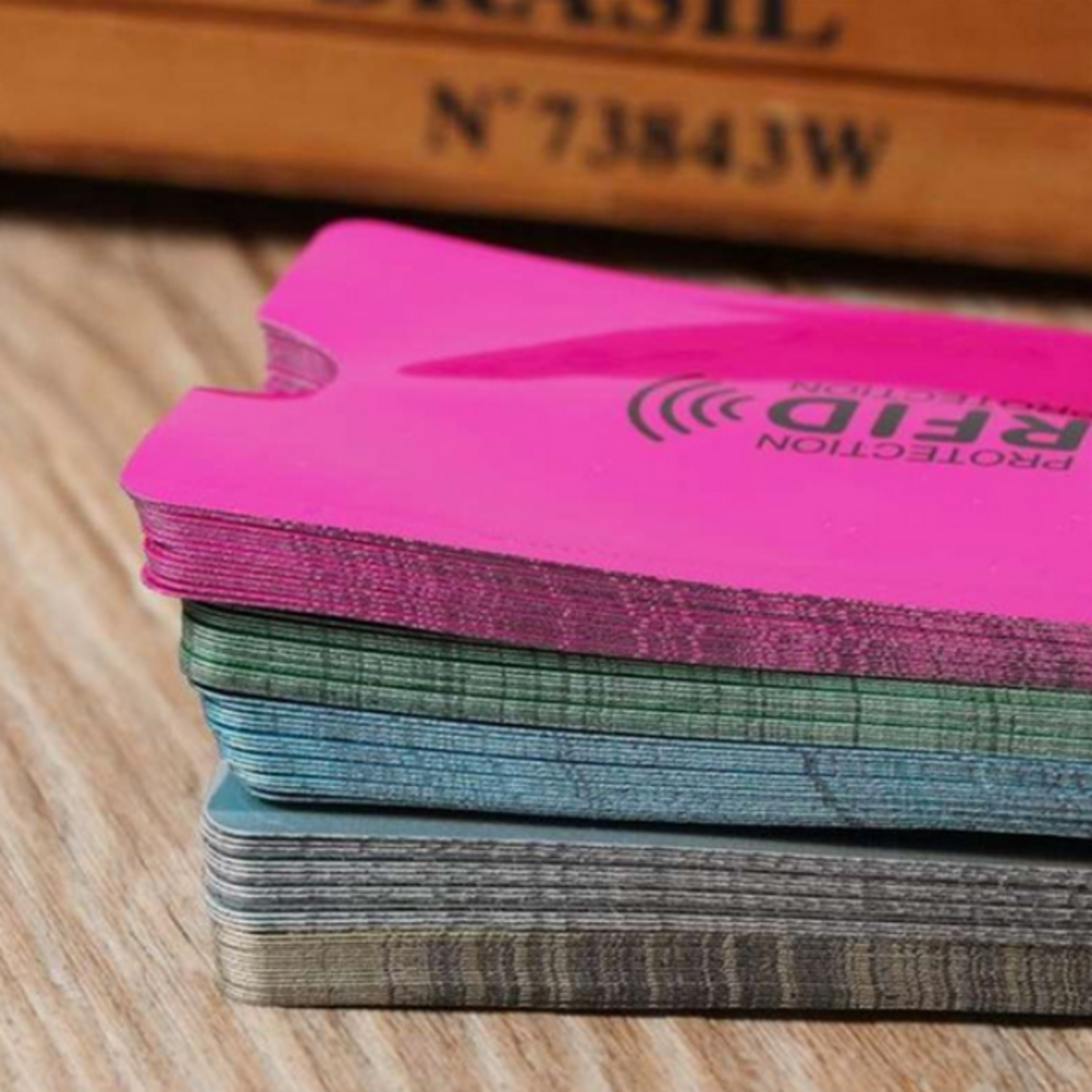 BNA BNA RFID CREDIT CARD SLEEVE