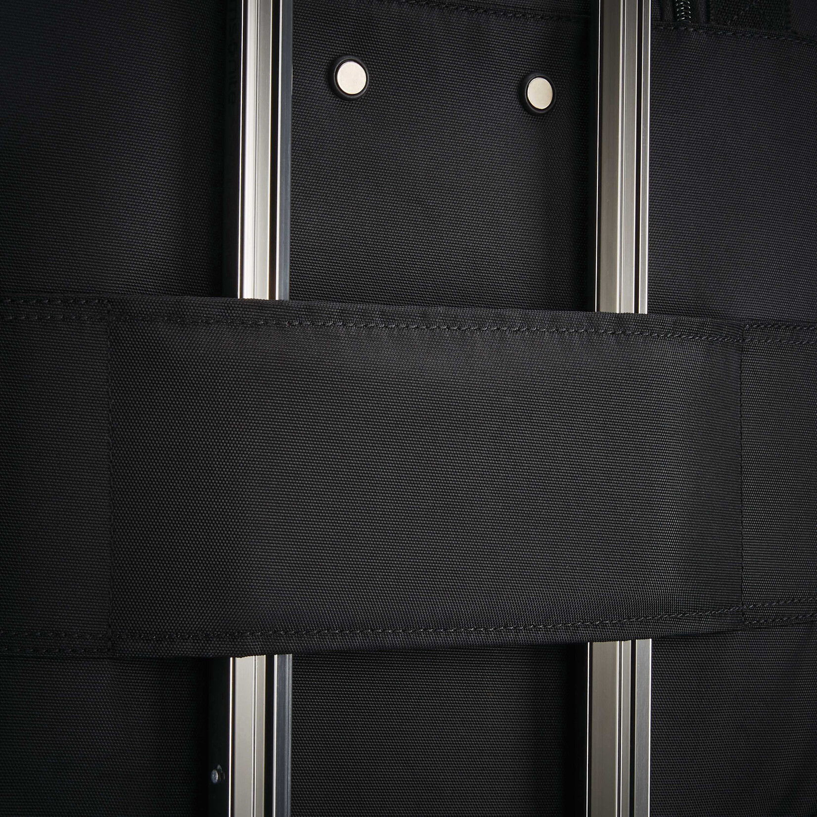 SAMSONITE CANADA SAMSONITE UNDERSEATER WITH USB PORT