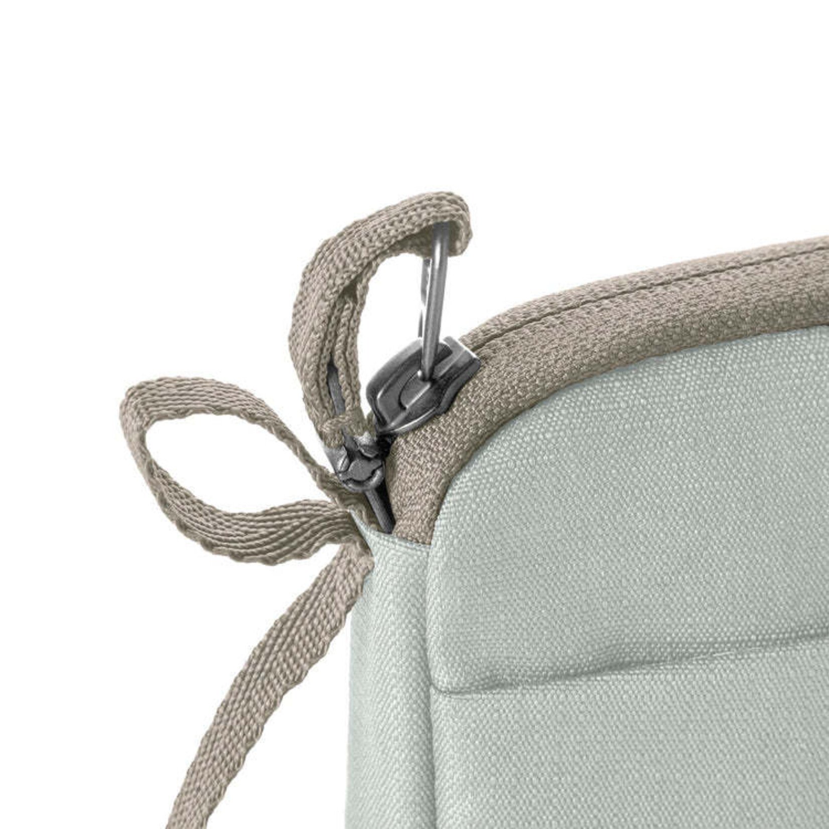 EAGLE CREEK STASH RFID PASSPORT WALLET