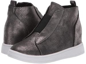 Mia Girls Low Rise Athletic Boot