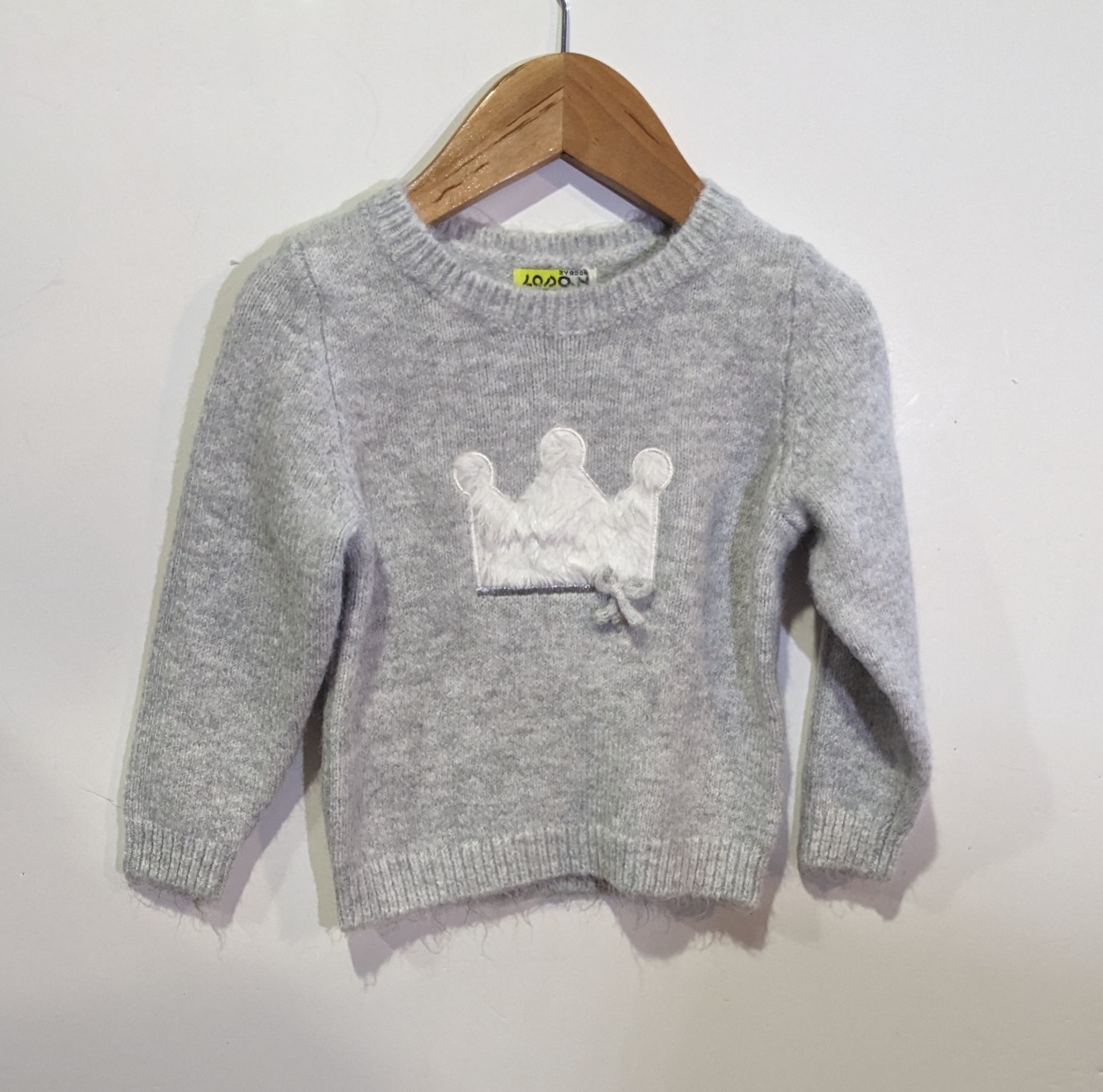 Losan Girl, The Crown Sweater
