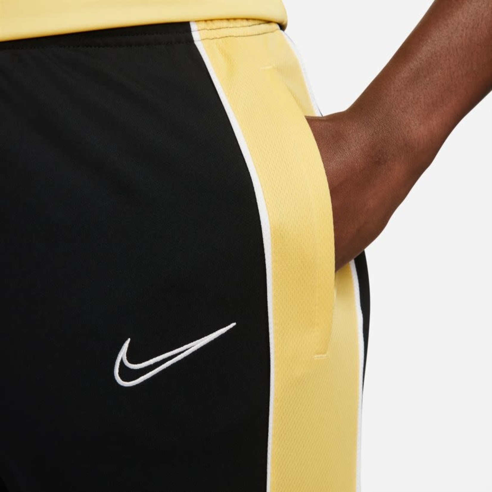 NIKE JOGA BONITO ACADEMY TRACK PANTS (BLACK/GOLD)