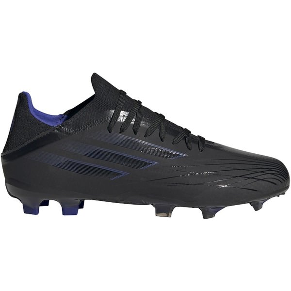 fg soccer cleats on turf