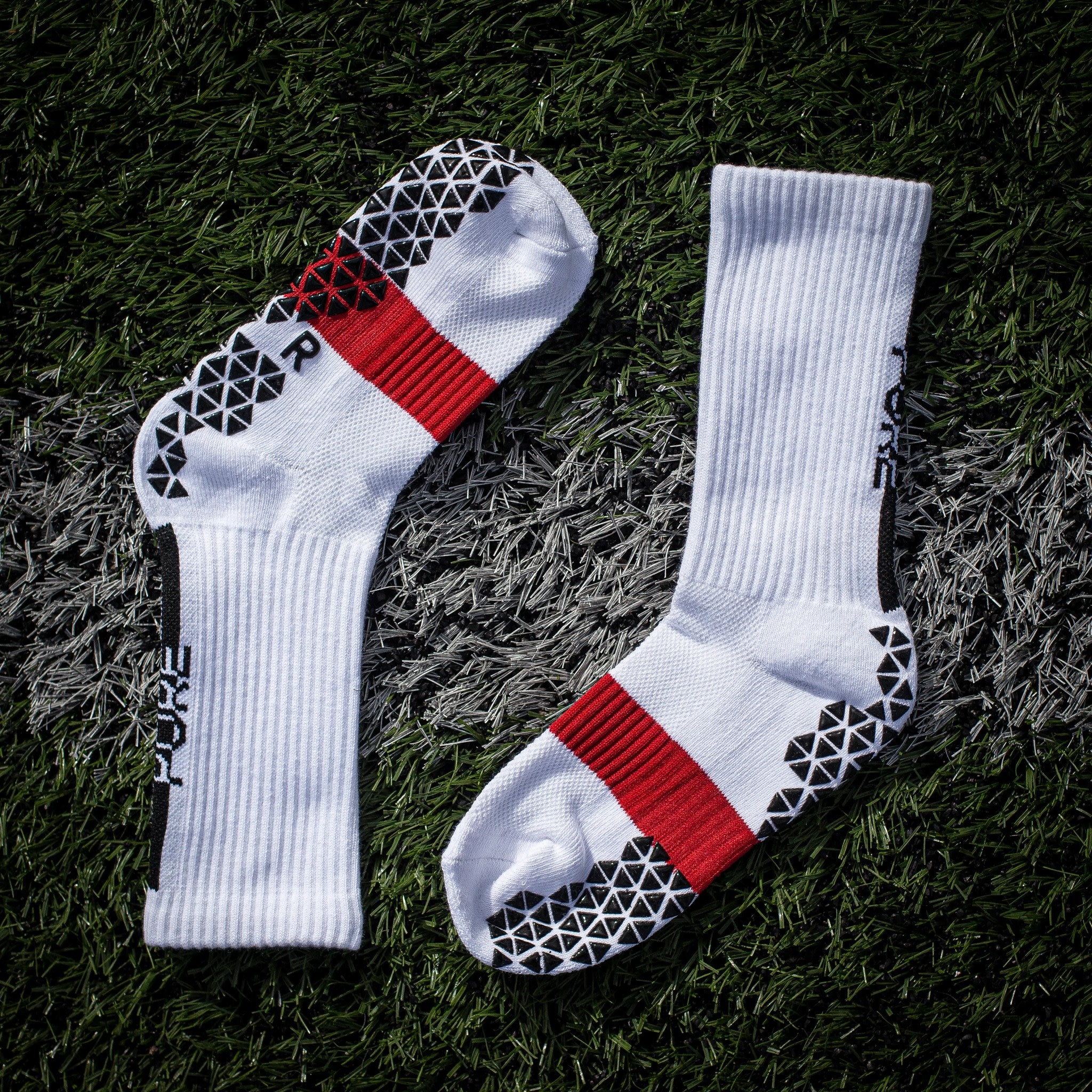 SOXPro Classic Grip Socks Size LARGE (12.5-14) Color White Perfect Soccer  Grip Socks, Anti-Slip Soccer socks for Rugby, Running, Basketball and other  Sports. From GEARXPRO SPORTS ITALY! at  Men's Clothing store