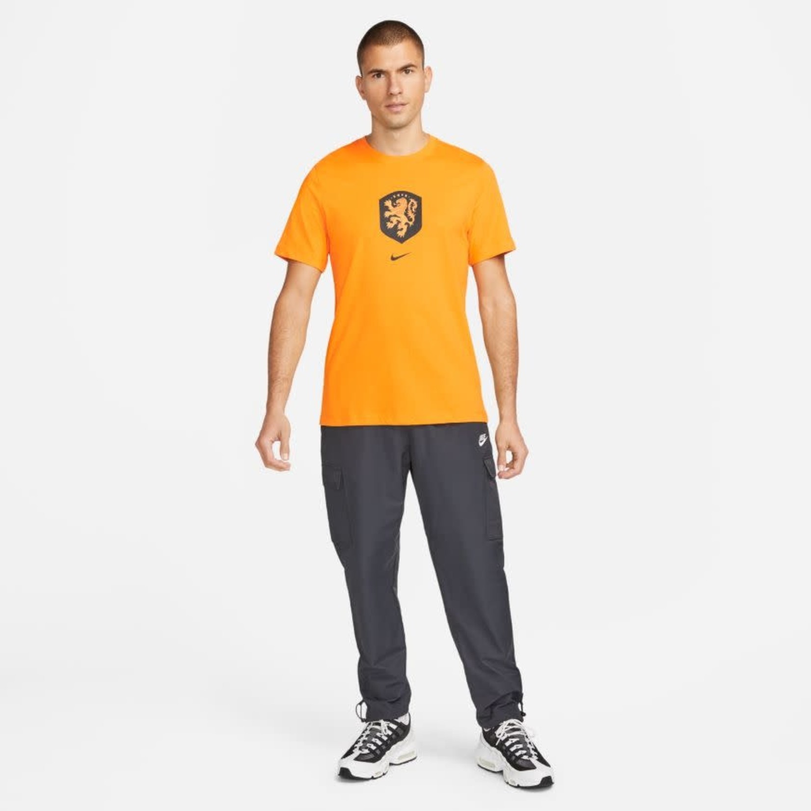 Nike Netherlands 2022 Crest Tee - SoccerWorld - SoccerWorld