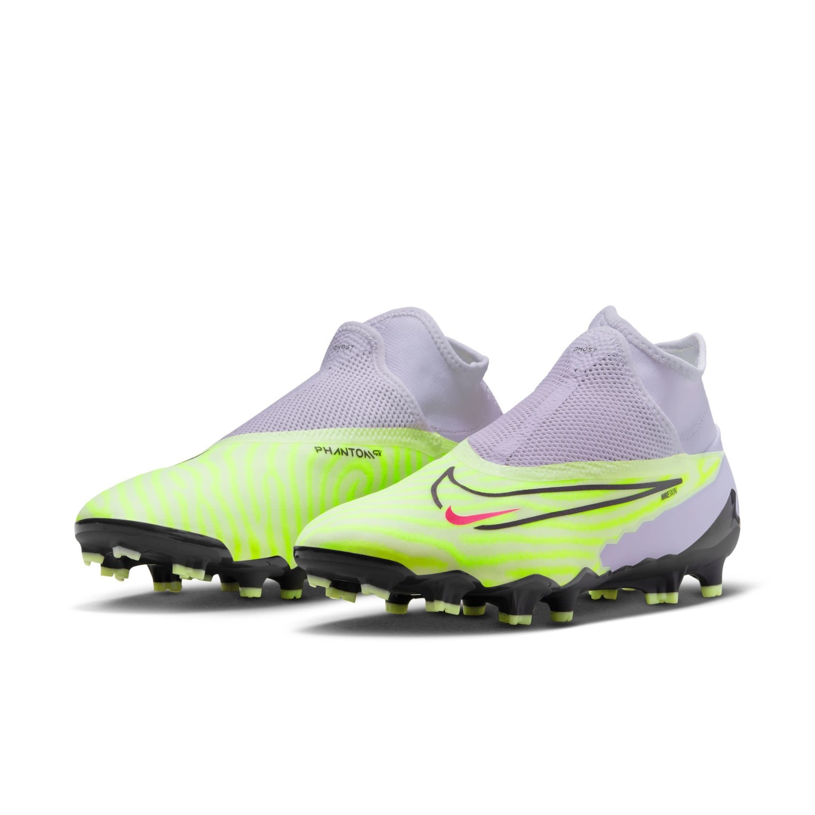 Nike Phantom GX Pro DF FG - SoccerWorld - SoccerWorld