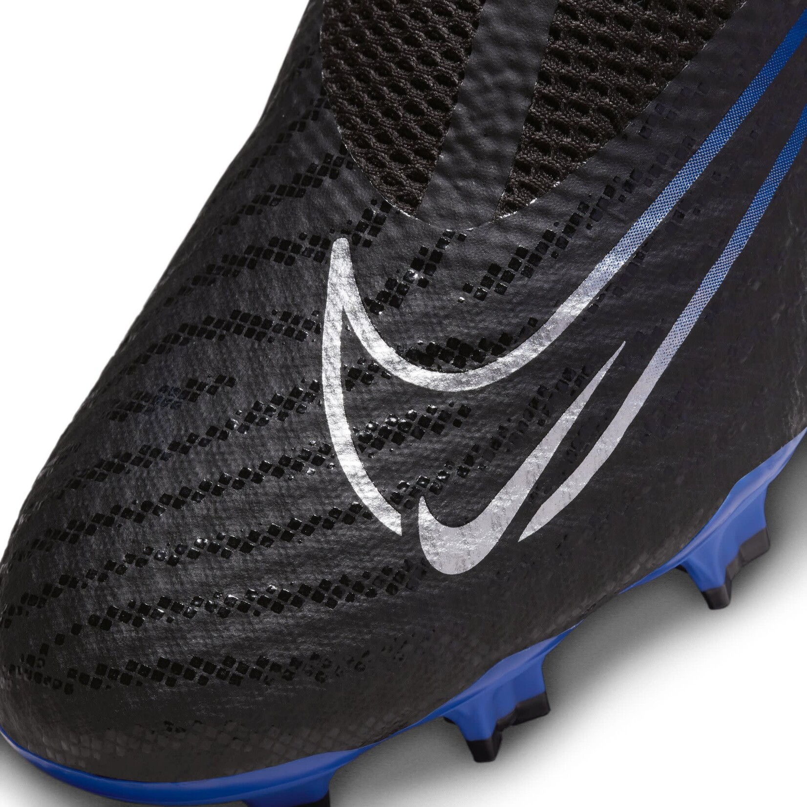 Nike Phantom GX DF FG/MG - SoccerWorld