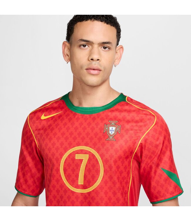 Nike Luis Figo Portugal 2004 Reissue Jersey (Red)