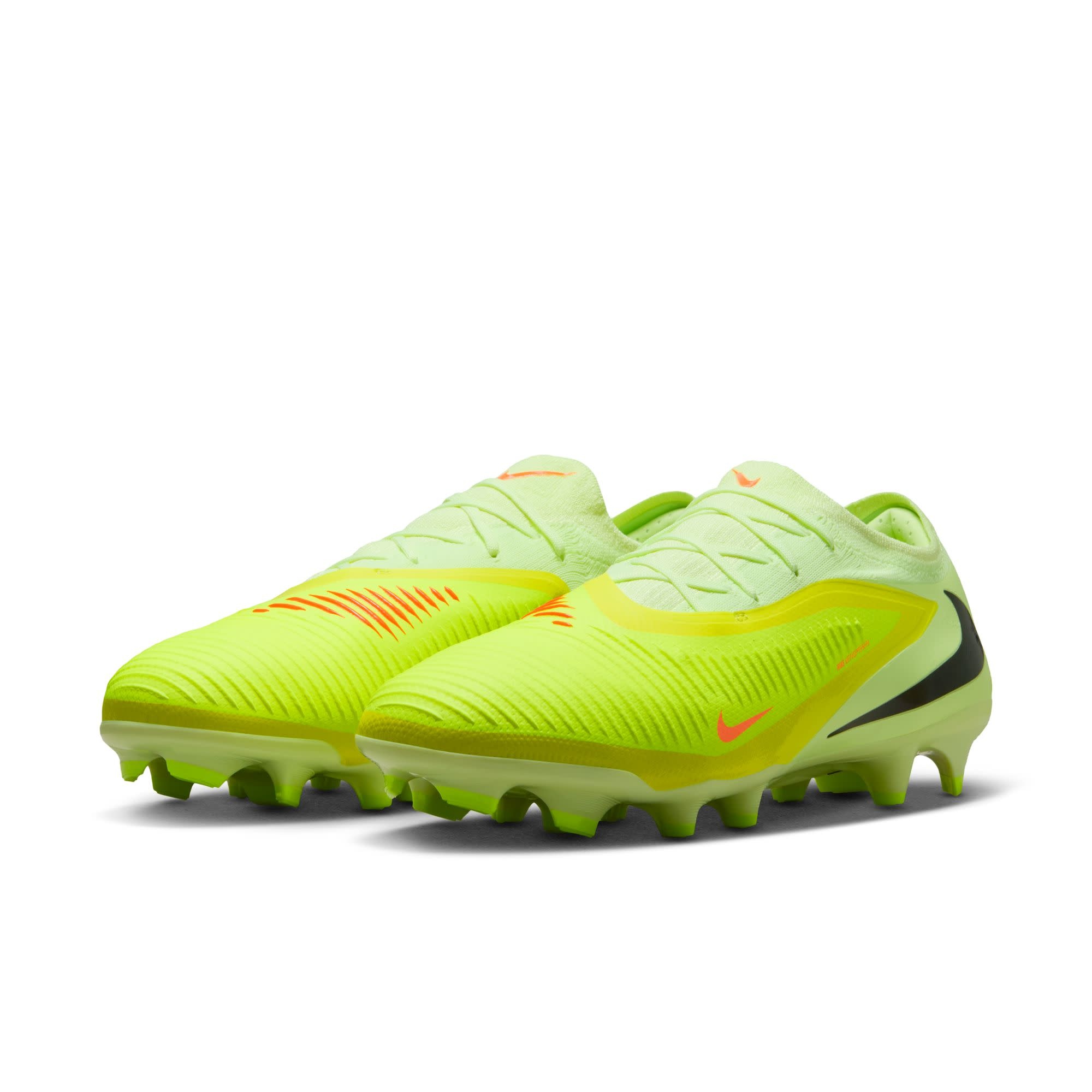 Nike Phantom 6 Low Pro FG - SoccerWorld - SoccerWorld