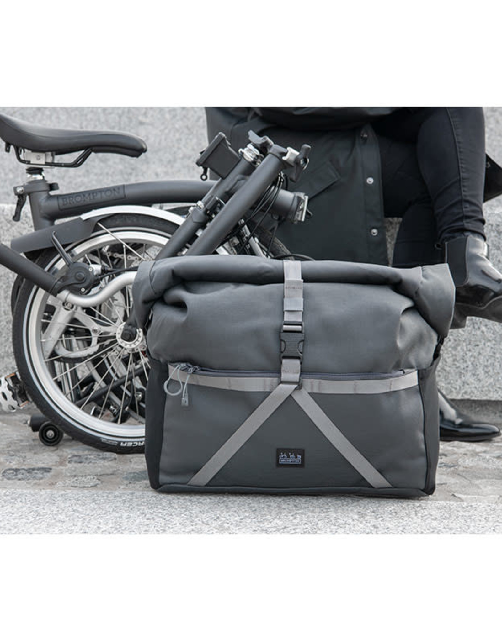 Brompton Brompton - Luggage - Borough Roll Top Lrg 28L, Dark Grey + Frame