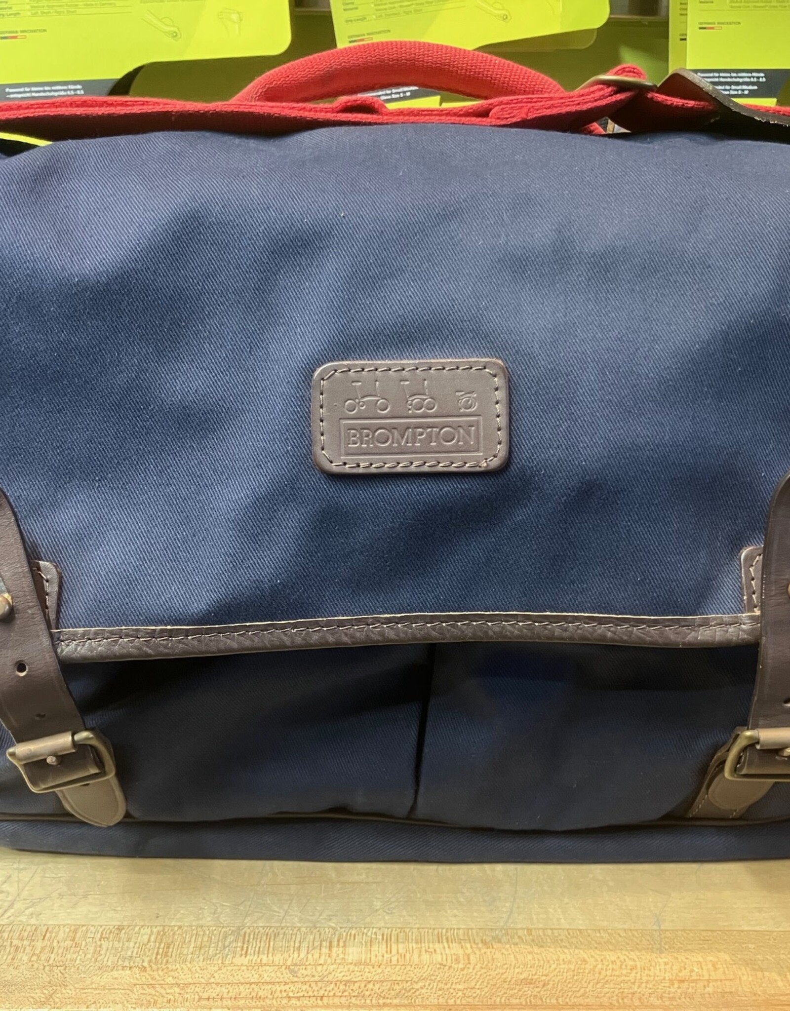 Brompton Brompton - Luggage - Game Bag LMTD Red/Blue, Yellow interior