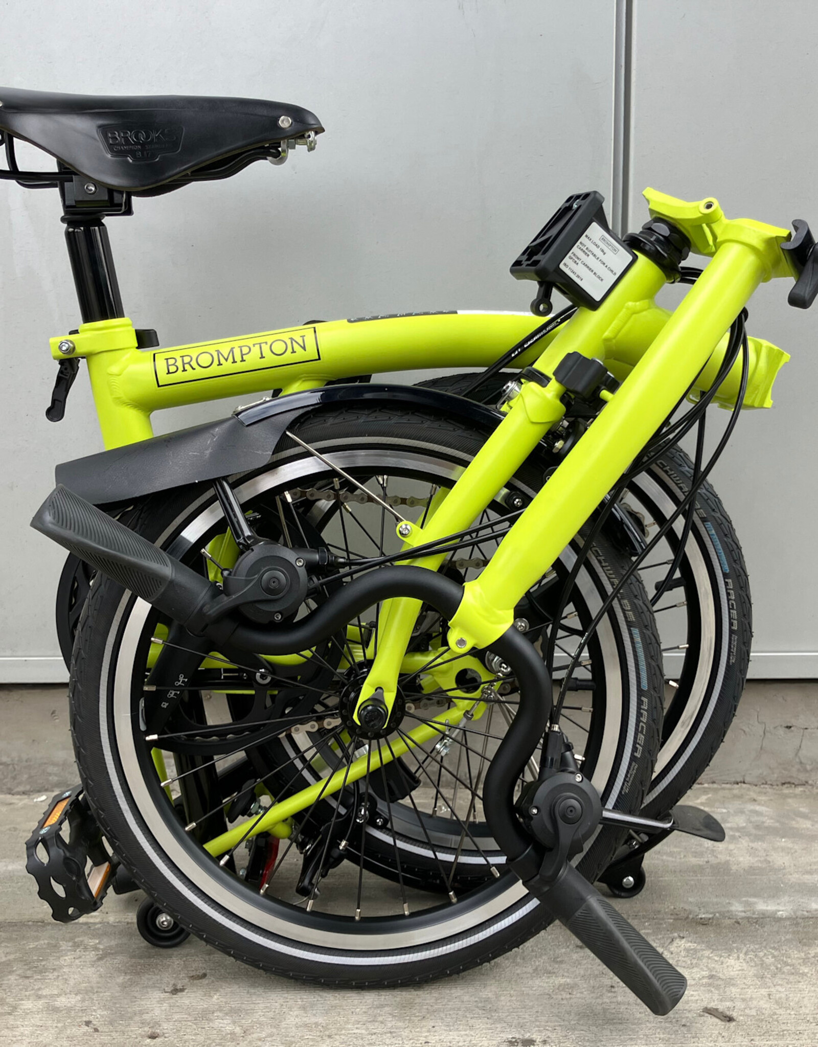 Brompton Brompton - Bike - C Line Explore 6 Spd, Yuzu Green, M Handlebar, Brooks B17 Classic Saddle (Black), Extended Seatpost, Brompton Ergonomic Grips