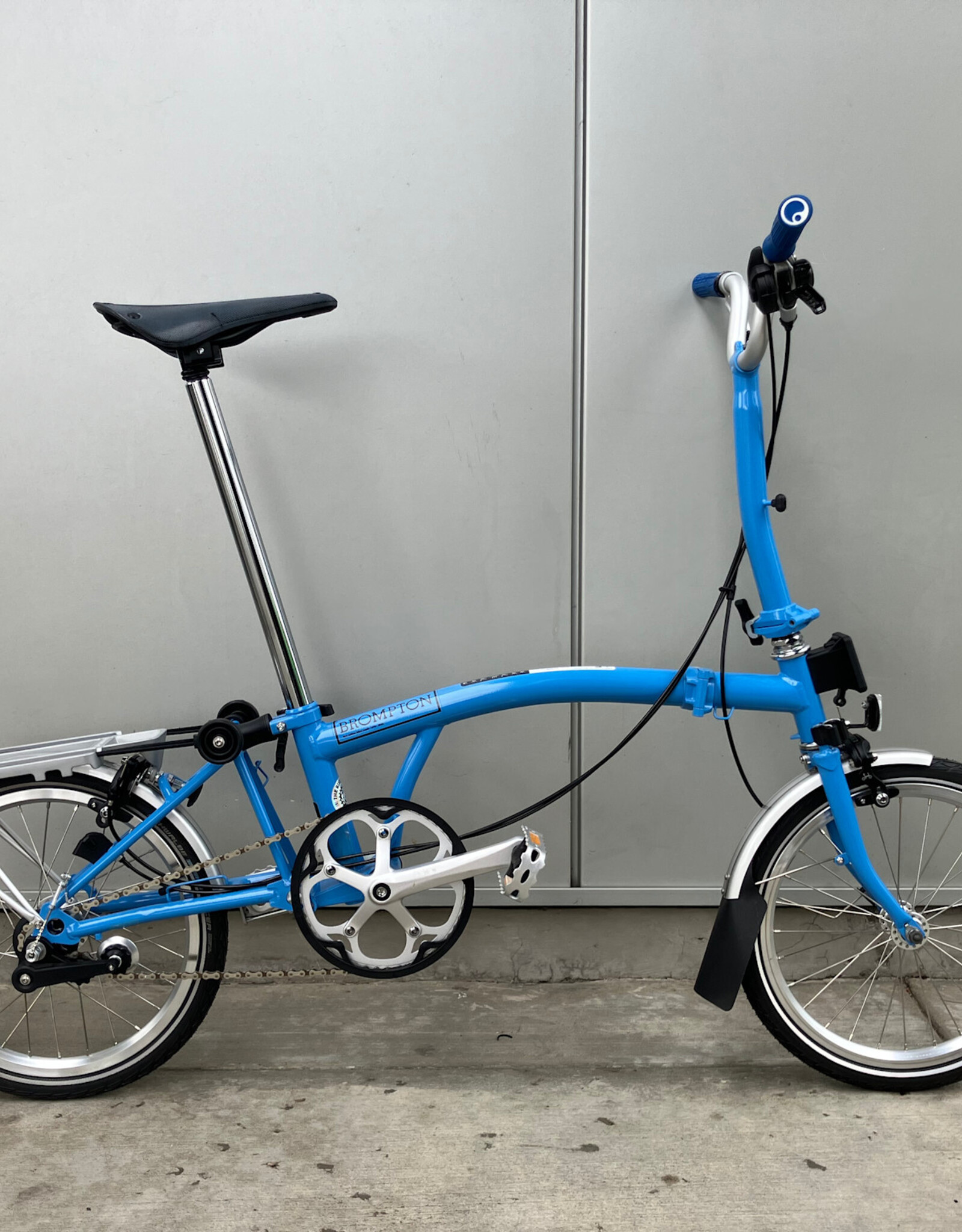 Brompton Brompton - Bike - C Line 3 Speed Archive Edition, Arctic Blue, M Handlebar, Rear Rack, Reflectors, Brooks Cambium C17, Ergon GE1 Evo Slim grips