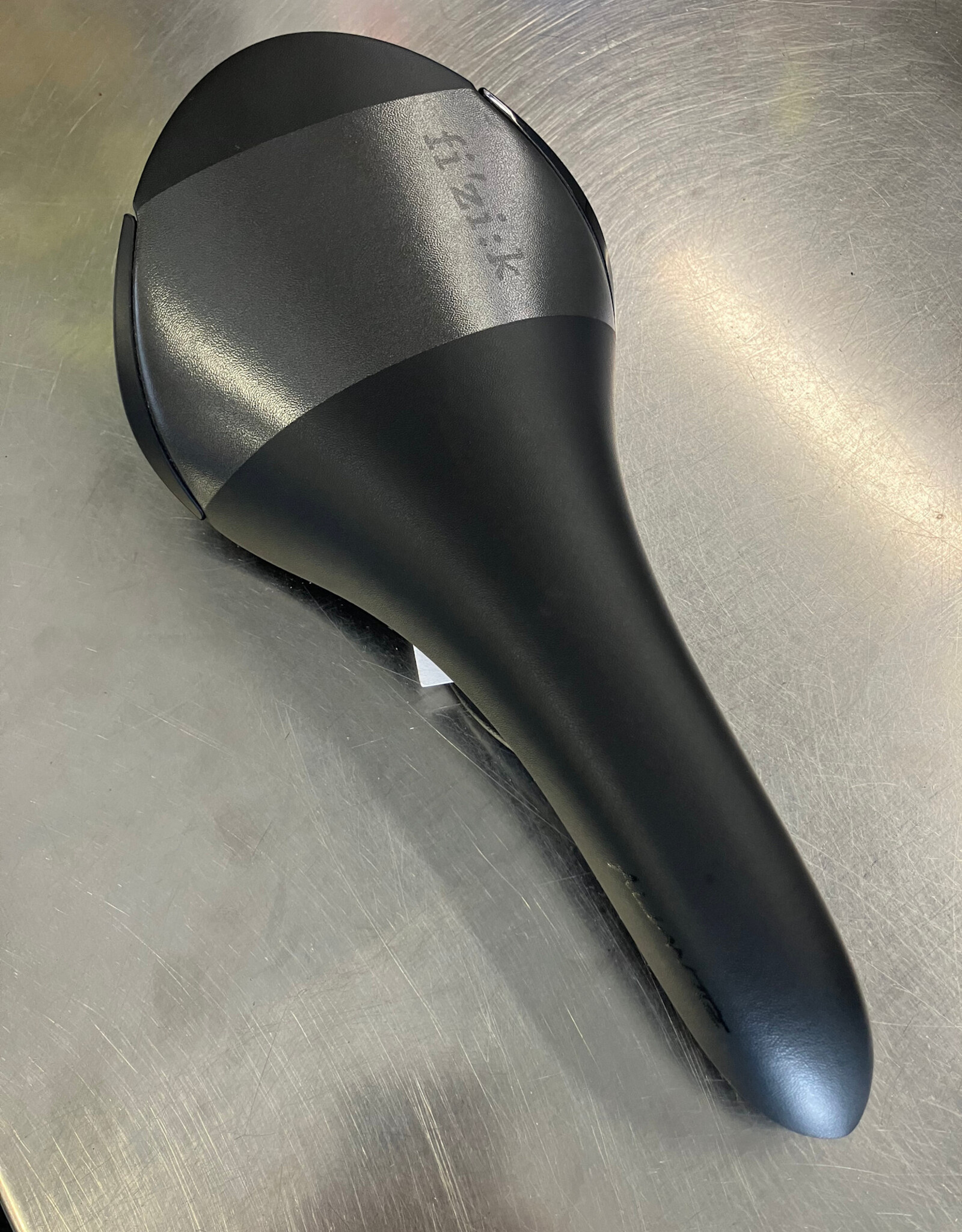 Fizik Aliante R7 Manganese Rail Road Saddle 138mm Regular