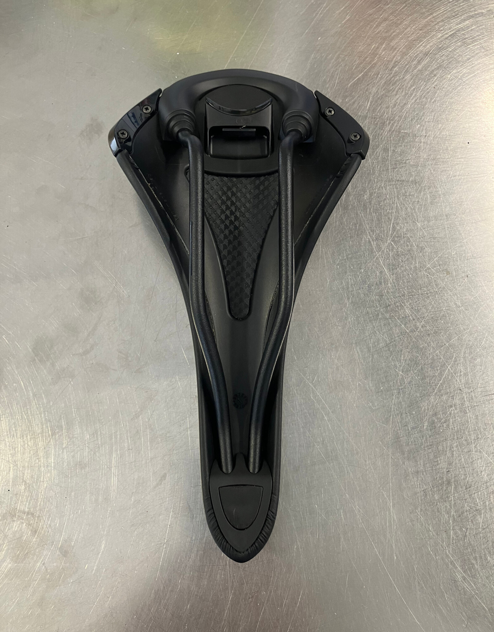 Fizik Aliante R7 Manganese Rail Road Saddle 138mm Regular