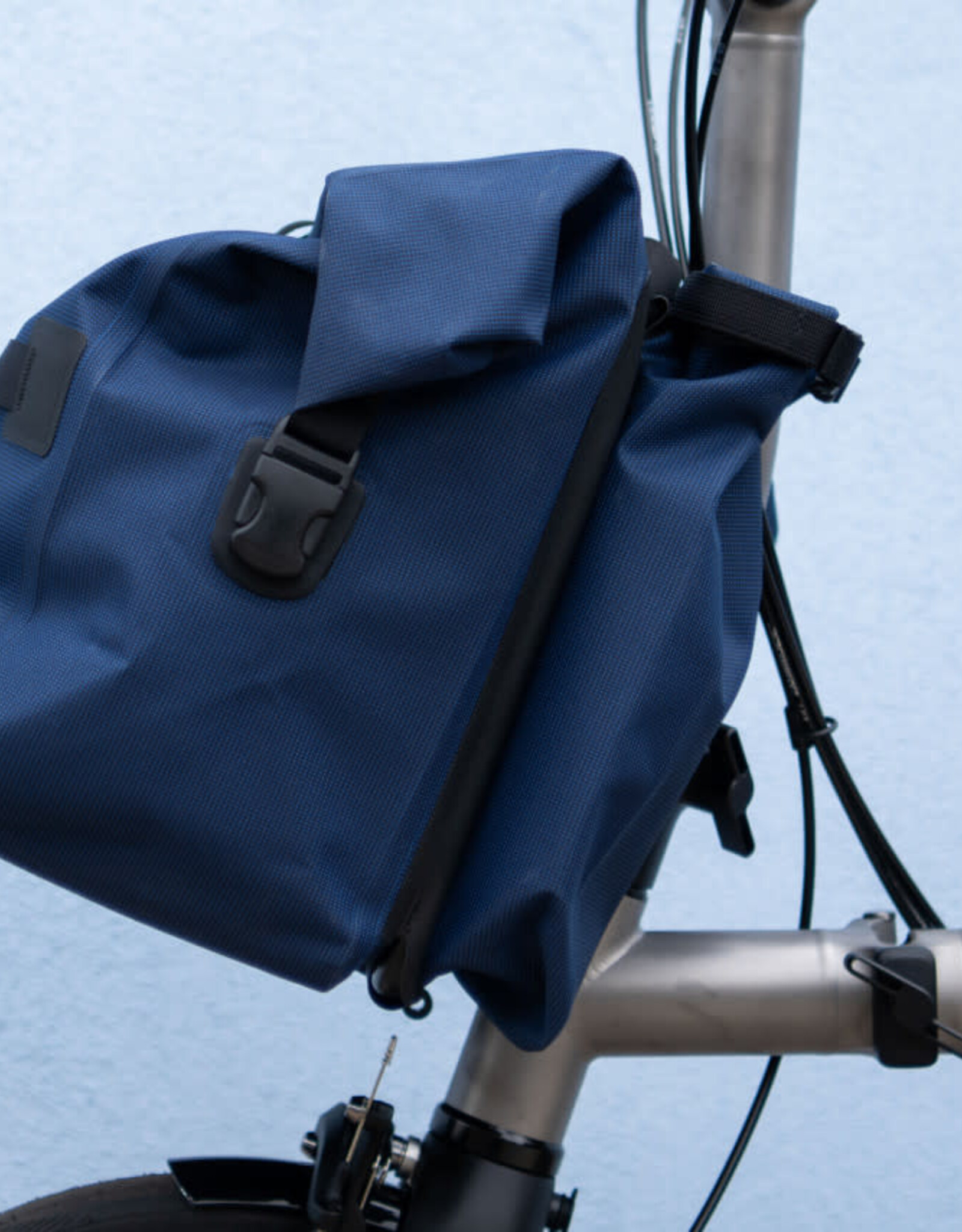 Brompton Brompton - Luggage - Borough Waterproof 25L, Navy, w_frame