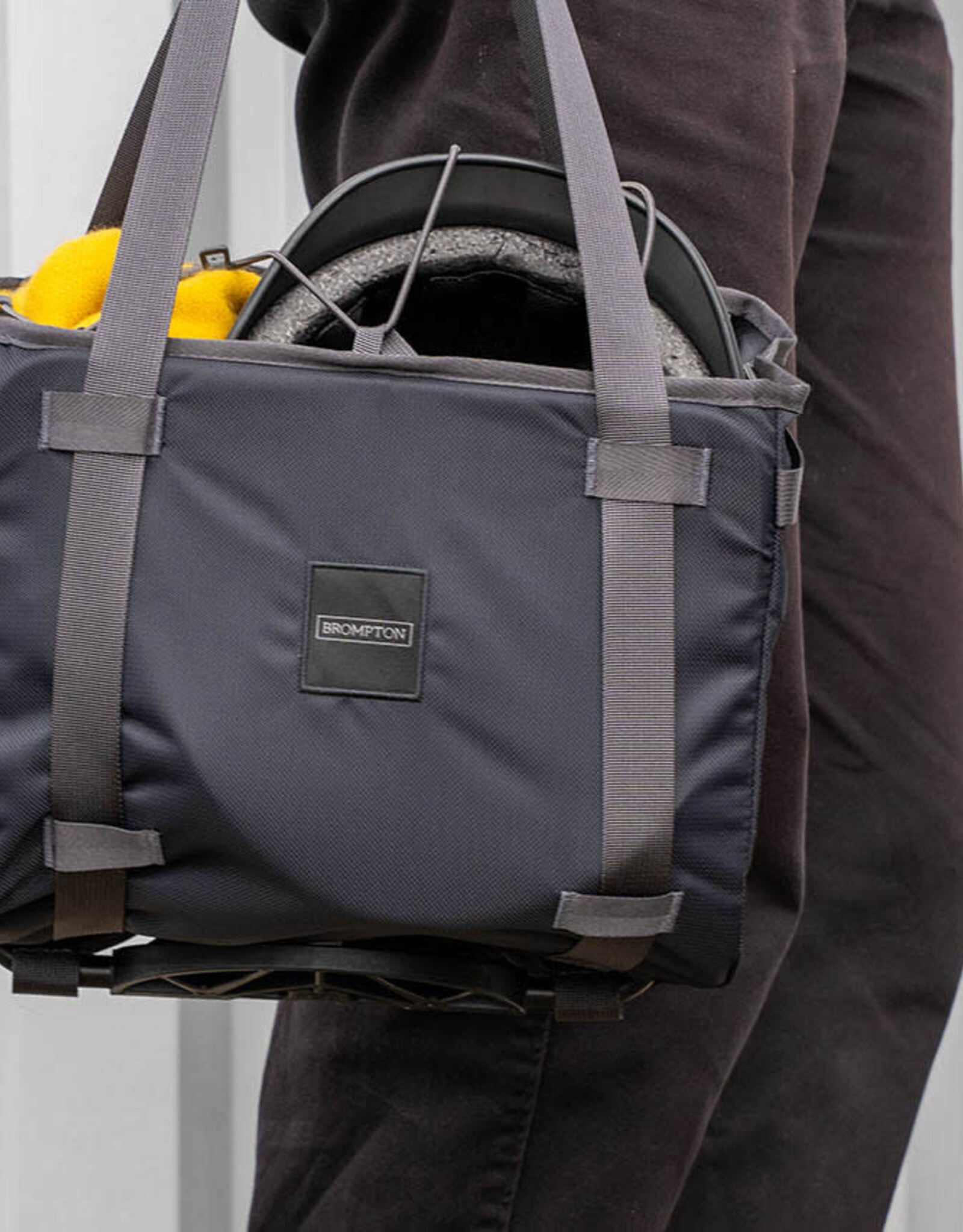 Brompton Brompton - Luggage - Basket Bag + frame, Small, Black