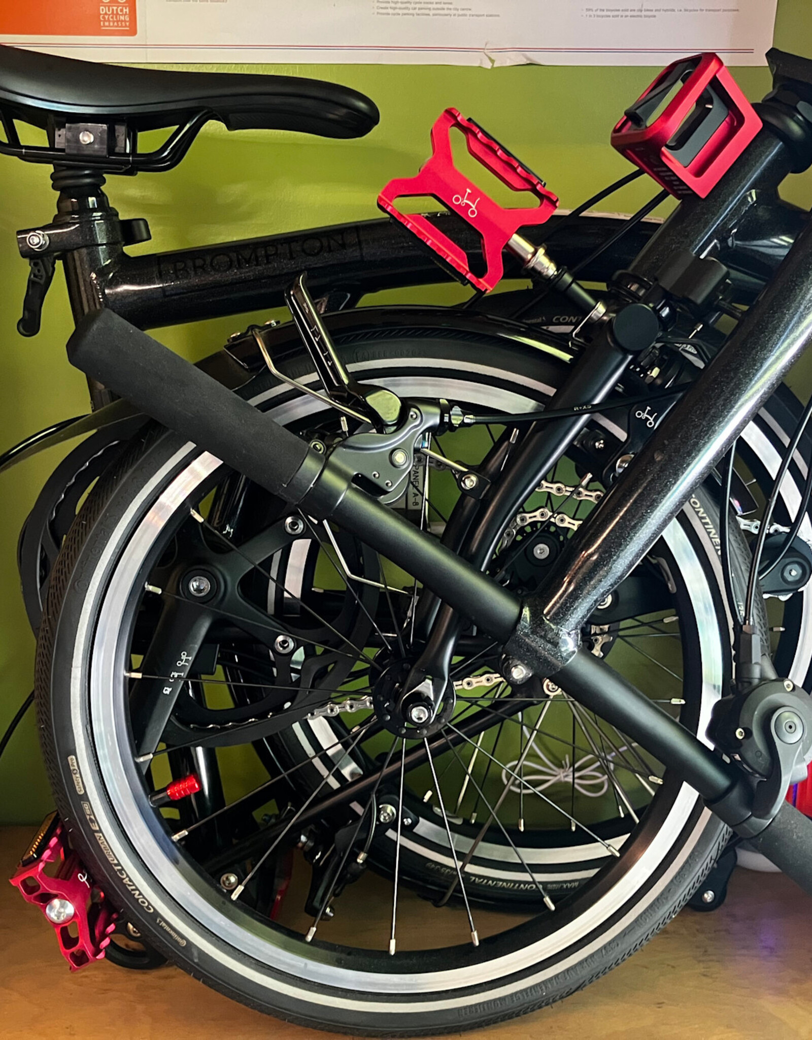 Brompton Brompton - Bike - P Line Urban S4L-X, TiBK, S Handlebar, Std SP, (Red) Forged Carrier Block & Superlight QR Pedals, Midnight Black Metallic
