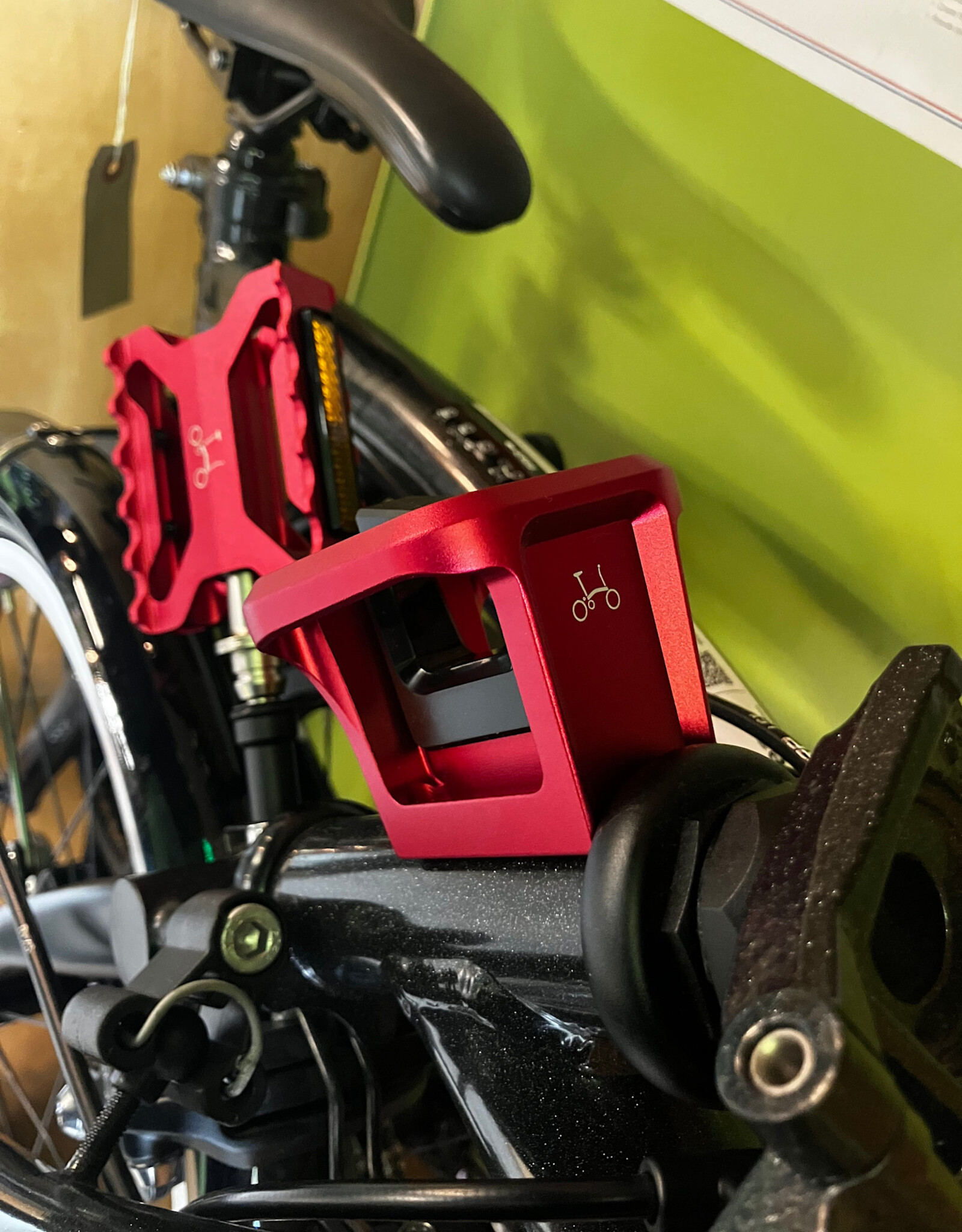 Brompton Brompton - Bike - P Line Urban S4L-X, TiBK, S Handlebar, Std SP, (Red) Forged Carrier Block & Superlight QR Pedals, Midnight Black Metallic