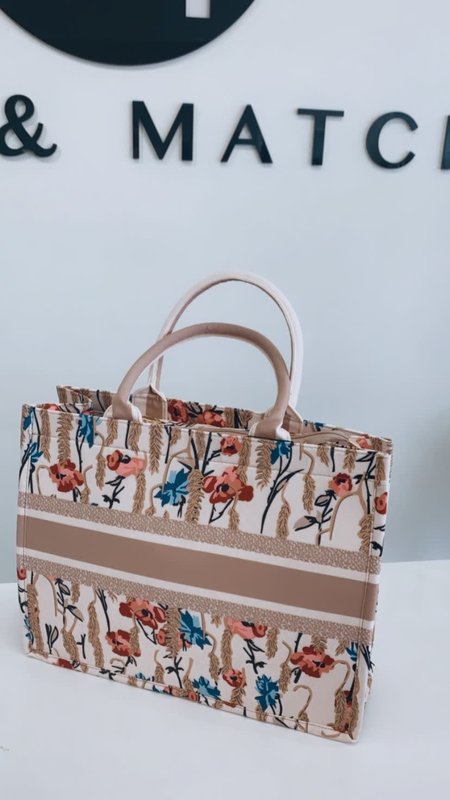 Nayeli Flower Detail Bag