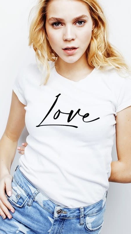 Caroline Graphic T-shirt "Love"
