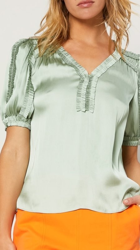 Hunter Blouse With Riffle Detail