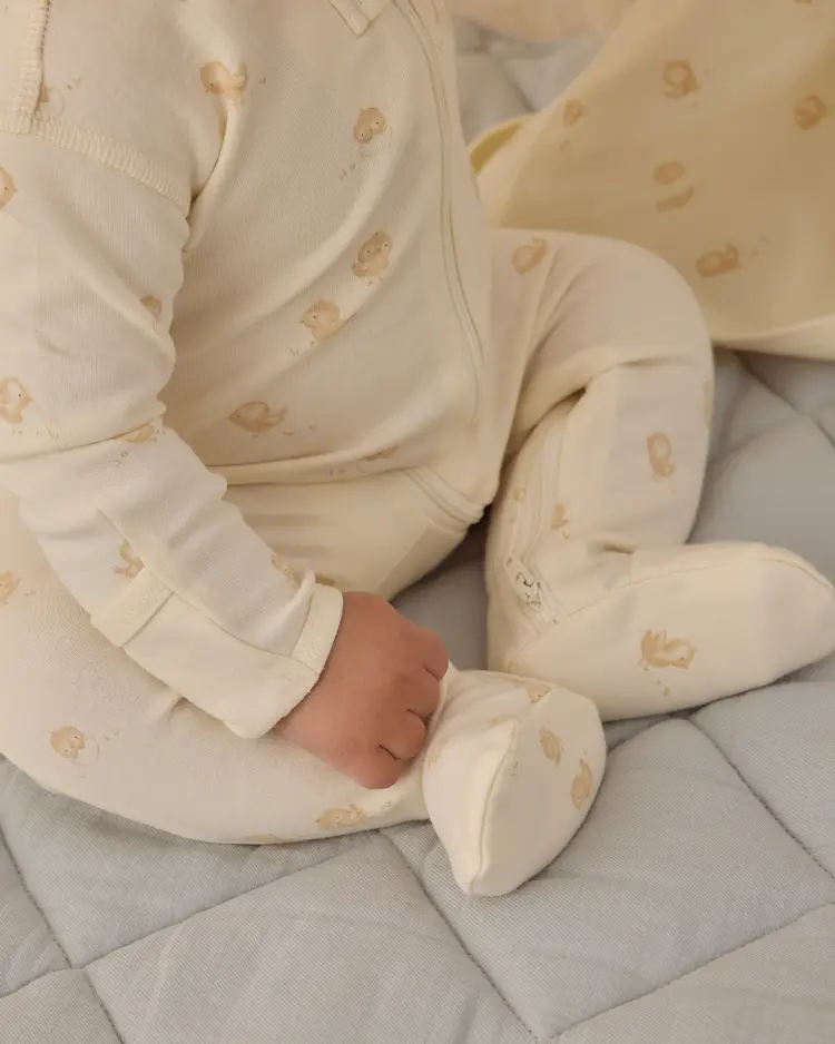 Rylee + Cru LLC ZIP LONG SLEEVE SLEEPER FOOTIE || CHICKS