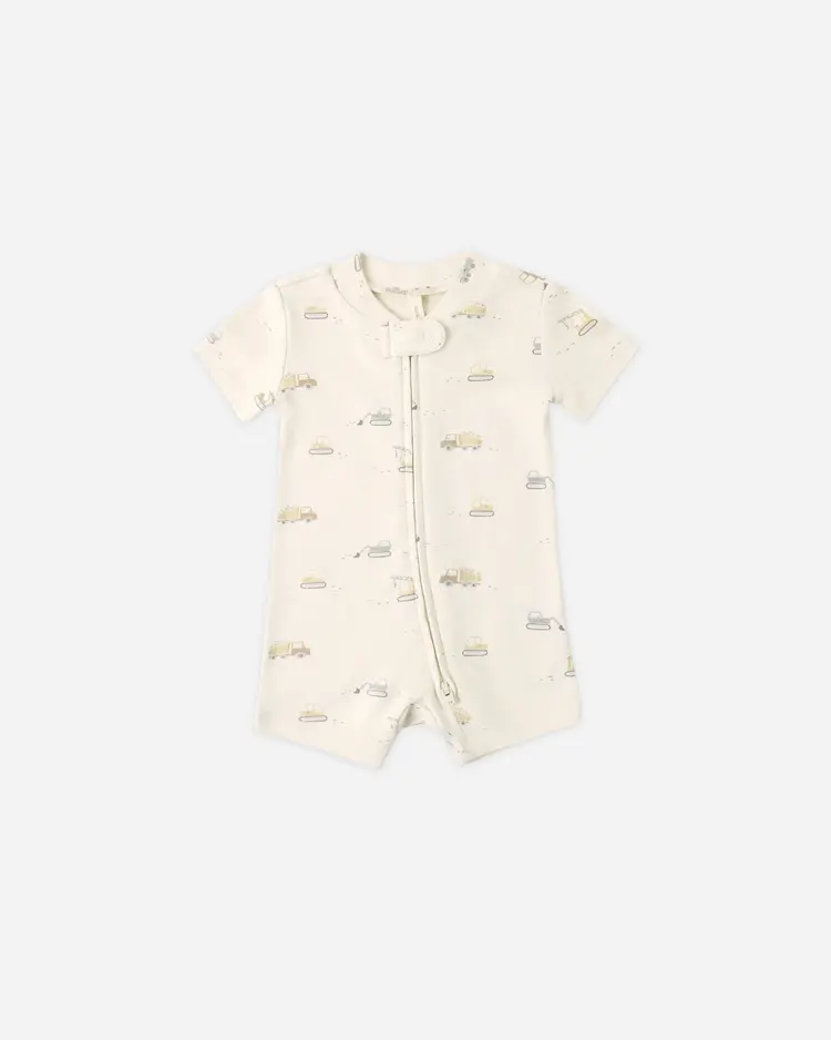 Rylee + Cru LLC ZIP SHORT SLEEVE SLEEPER || CONSTRUCTION TRUCKS