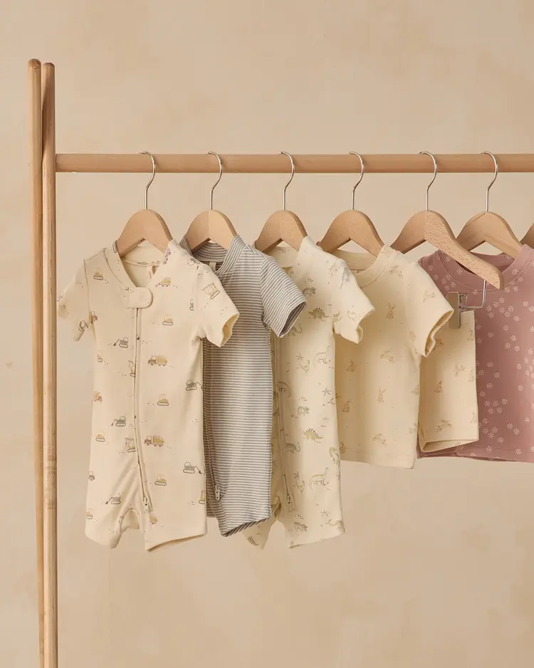 Rylee + Cru LLC ZIP SHORT SLEEVE SLEEPER || CONSTRUCTION TRUCKS