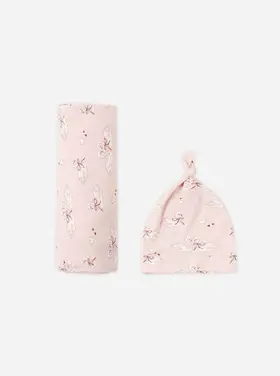 Rylee + Cru LLC BAMBOO SWADDLE + KNOTTED HAT || SWANS