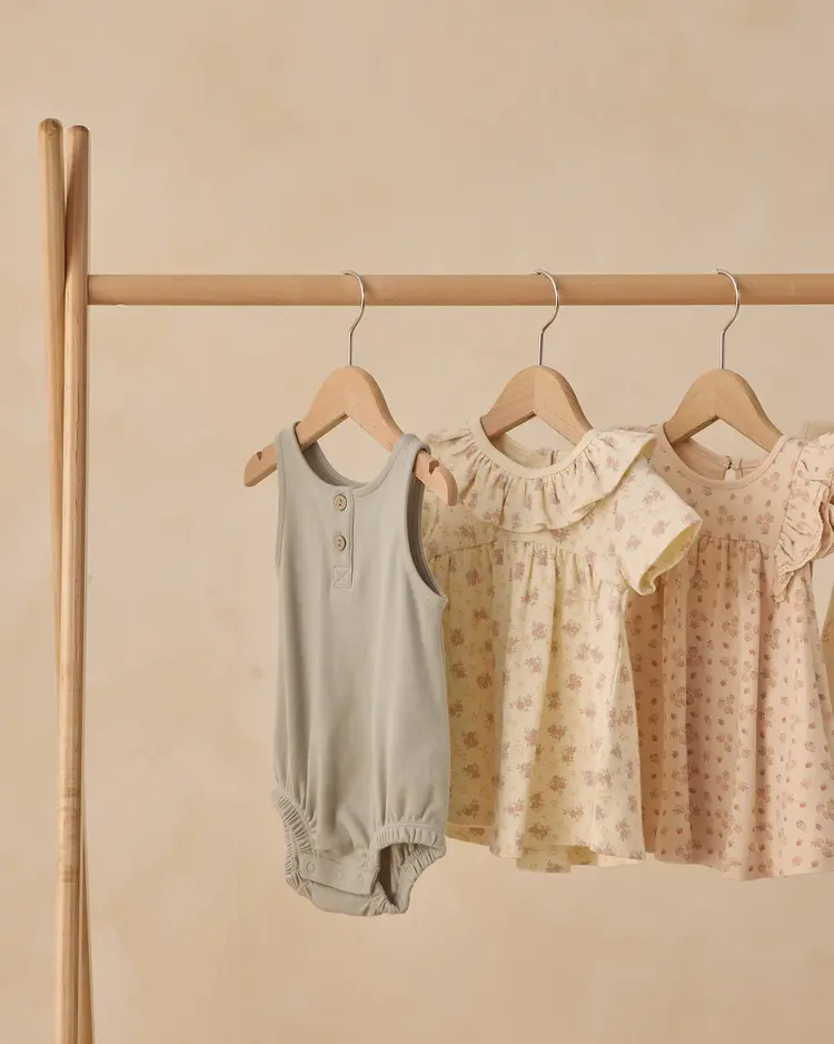 Rylee + Cru LLC RUFFLE COLLAR JERSEY DRESS || FLOWER FIELD