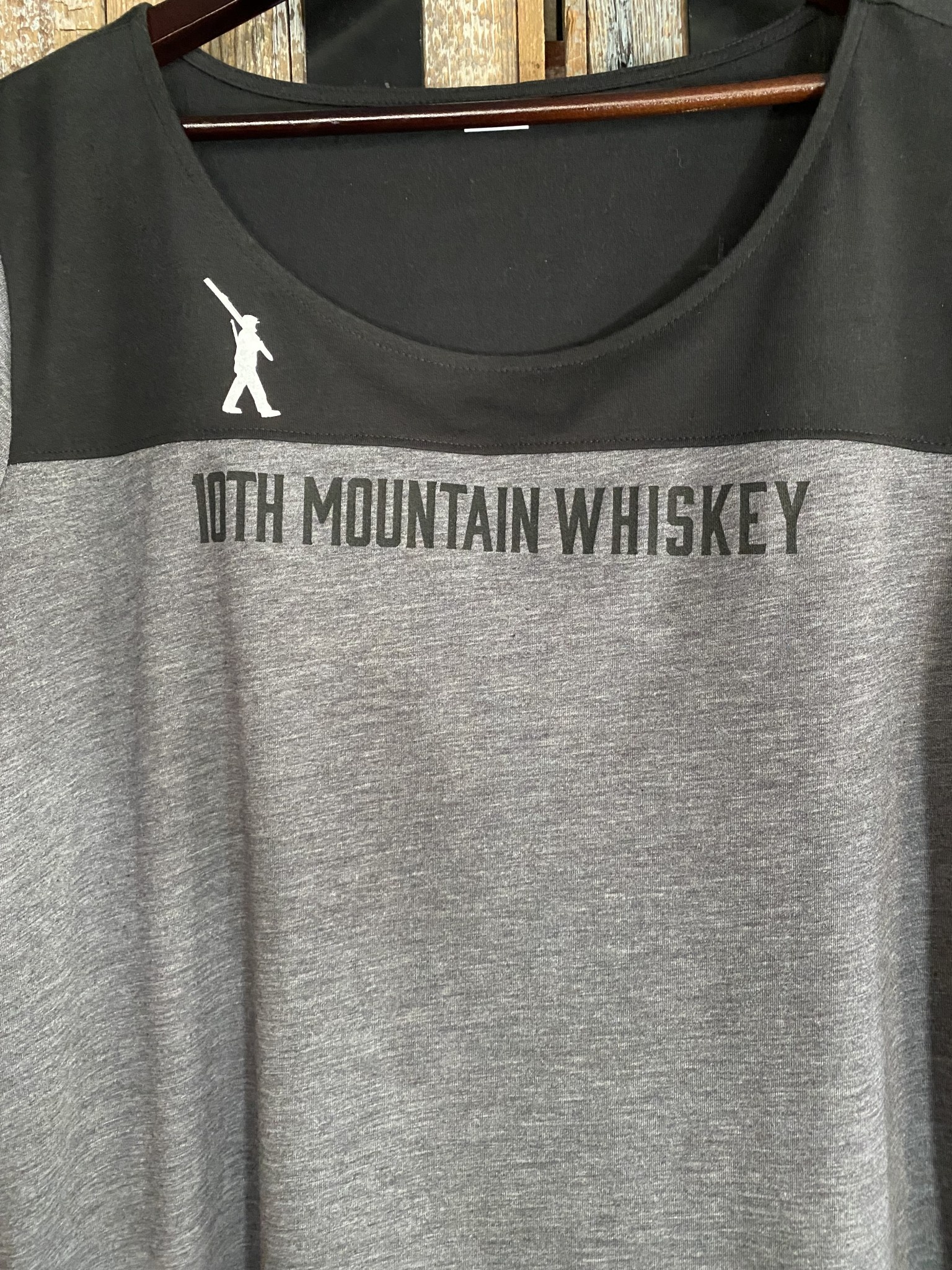 10th Mountain Whiskey & Spirit Co. Scoop Neck