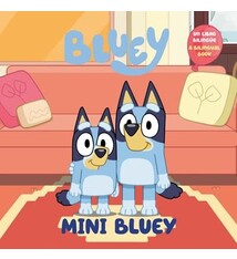Penguin Young Readers Licenses Mini Bluey (Bilingual English-Spanish Edition): Un libro bilingue