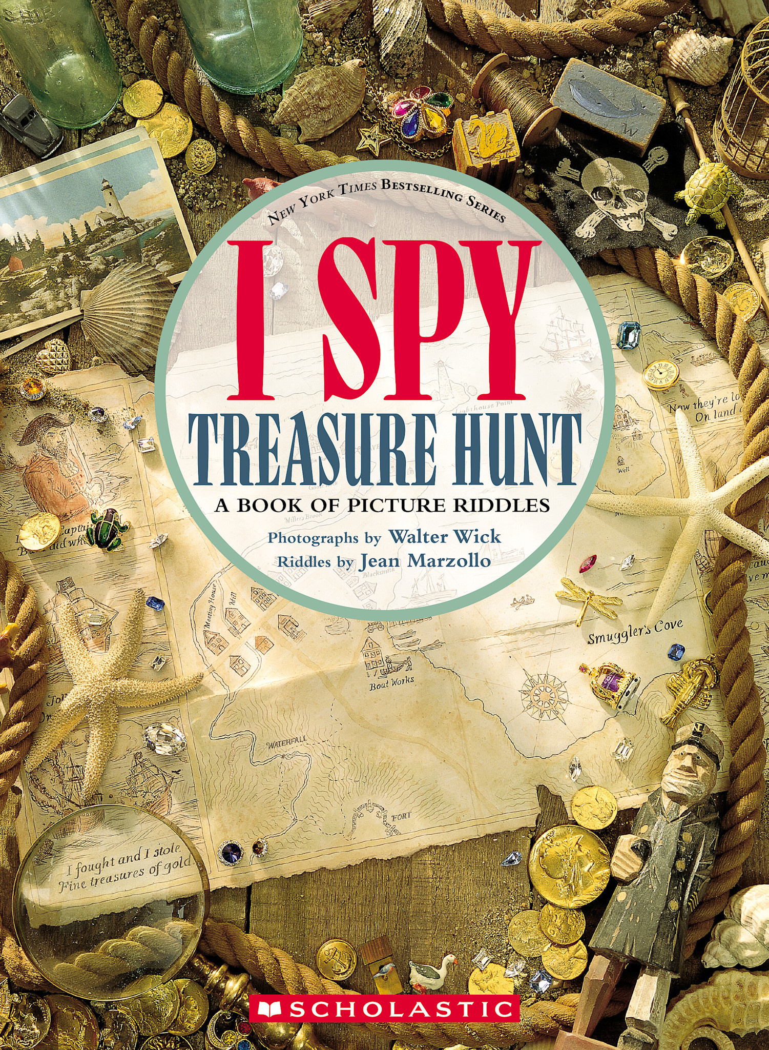 Cartwheel Books I Spy Treasure Hunt: A Book of Picture Riddles